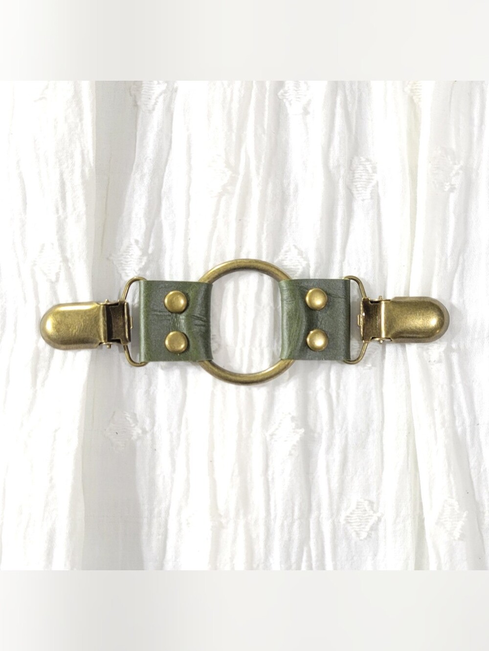 Lime Green Leather Cinch Clip W/ Bronze Tone Oring, DIY Tailoring, New, Handmade
